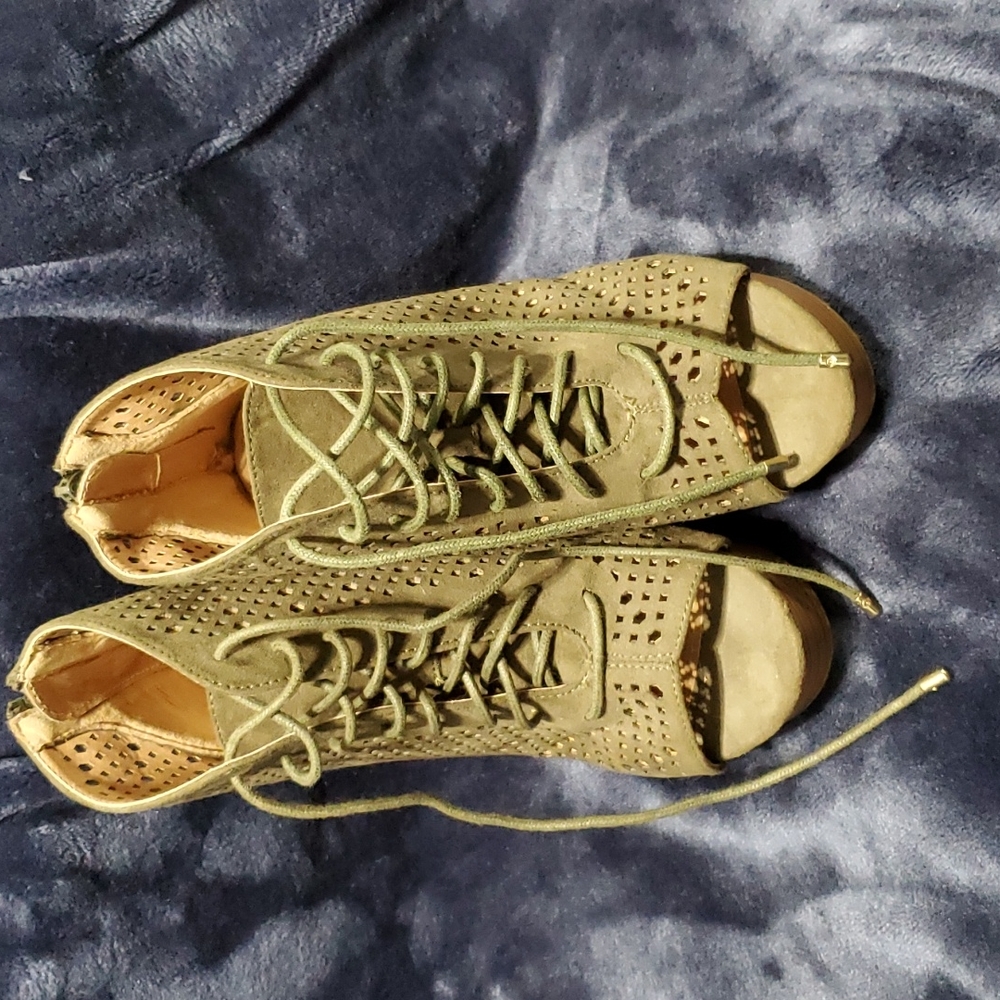 Size 6 Green Wedge Heels